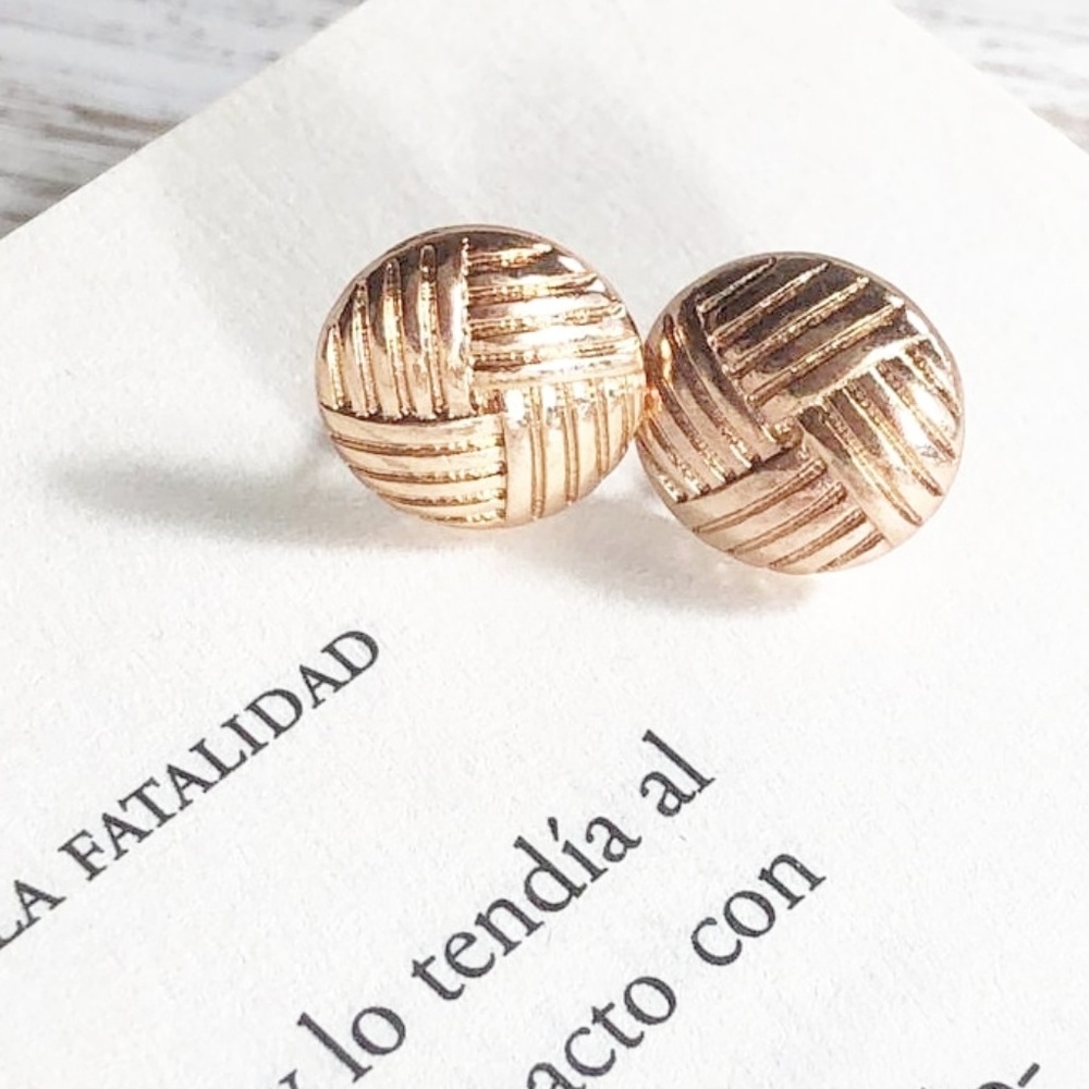 10mm rose gold infinity love knot classic stud earrings - Picture 1 of 1